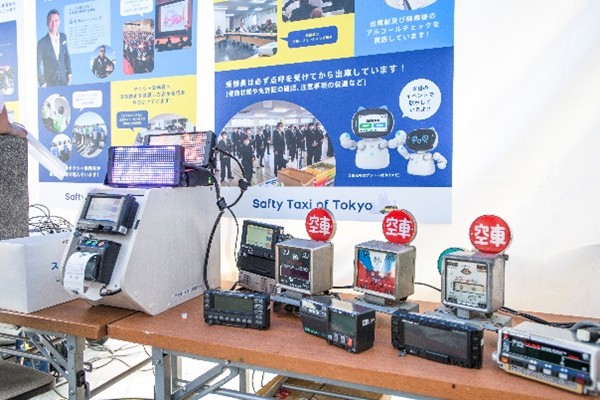 タクシーメーター器